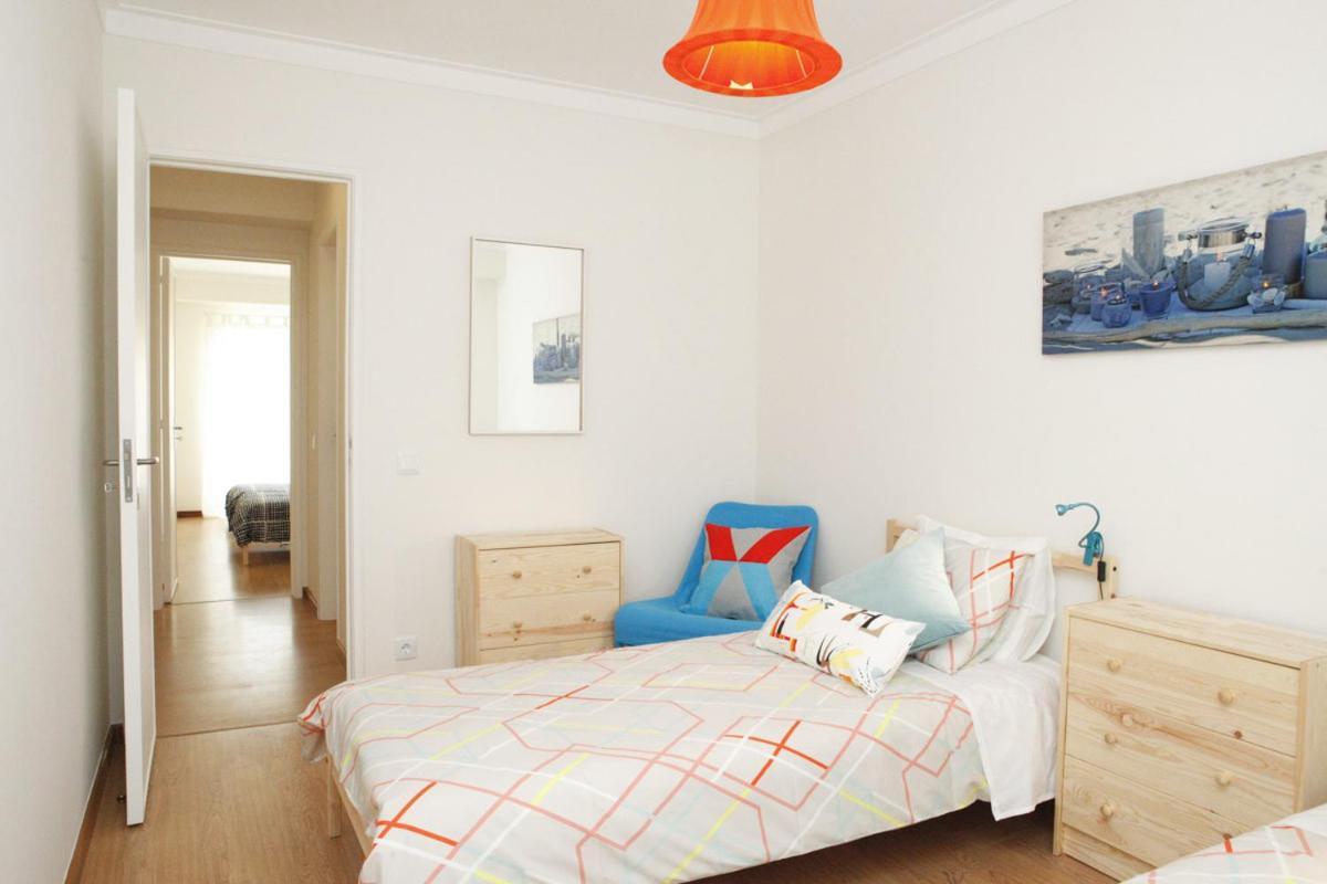 Family Central Apartment In Sao Pedro Do Estoril Luaran gambar